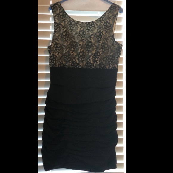 EXPRESS Lace Top Ruched Mini - Picture 3 of 6